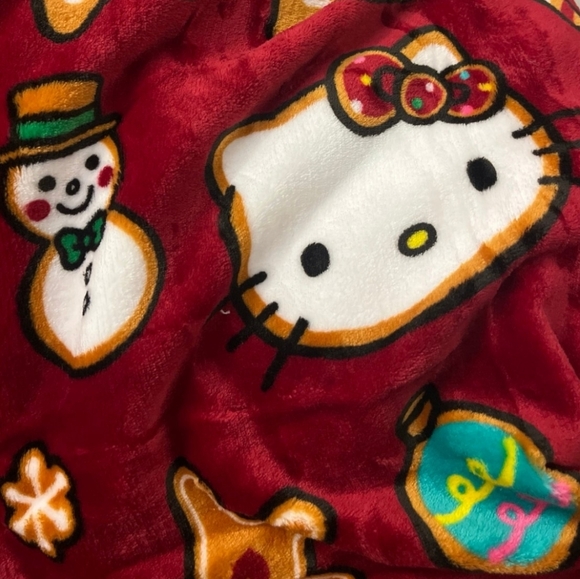 Hello Kitty Red Gingerbread Christmas Blanket 🎄 - Picture 4 of 6